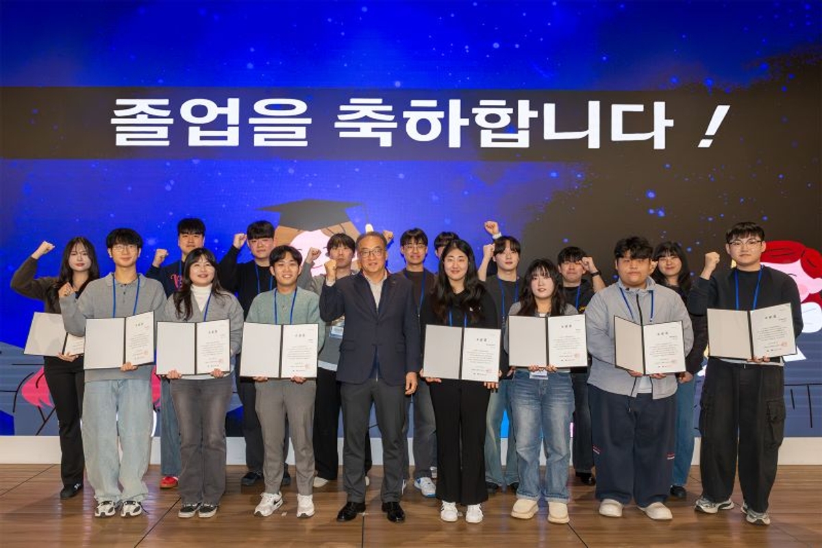KT Holds Graduation Ceremony for Digital Talent Scholarship Program