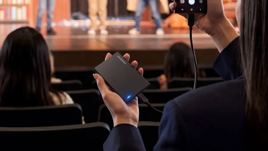 Samsung Electronics P7 lifestyle image. Photo=Samsung Electronics